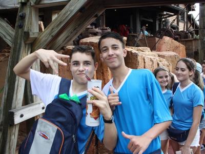 Disney  - Grupo 01